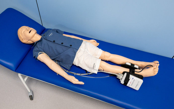 Zaawansowany symulator 6-letniego pacjenta pediatrycznego - SimJunior 